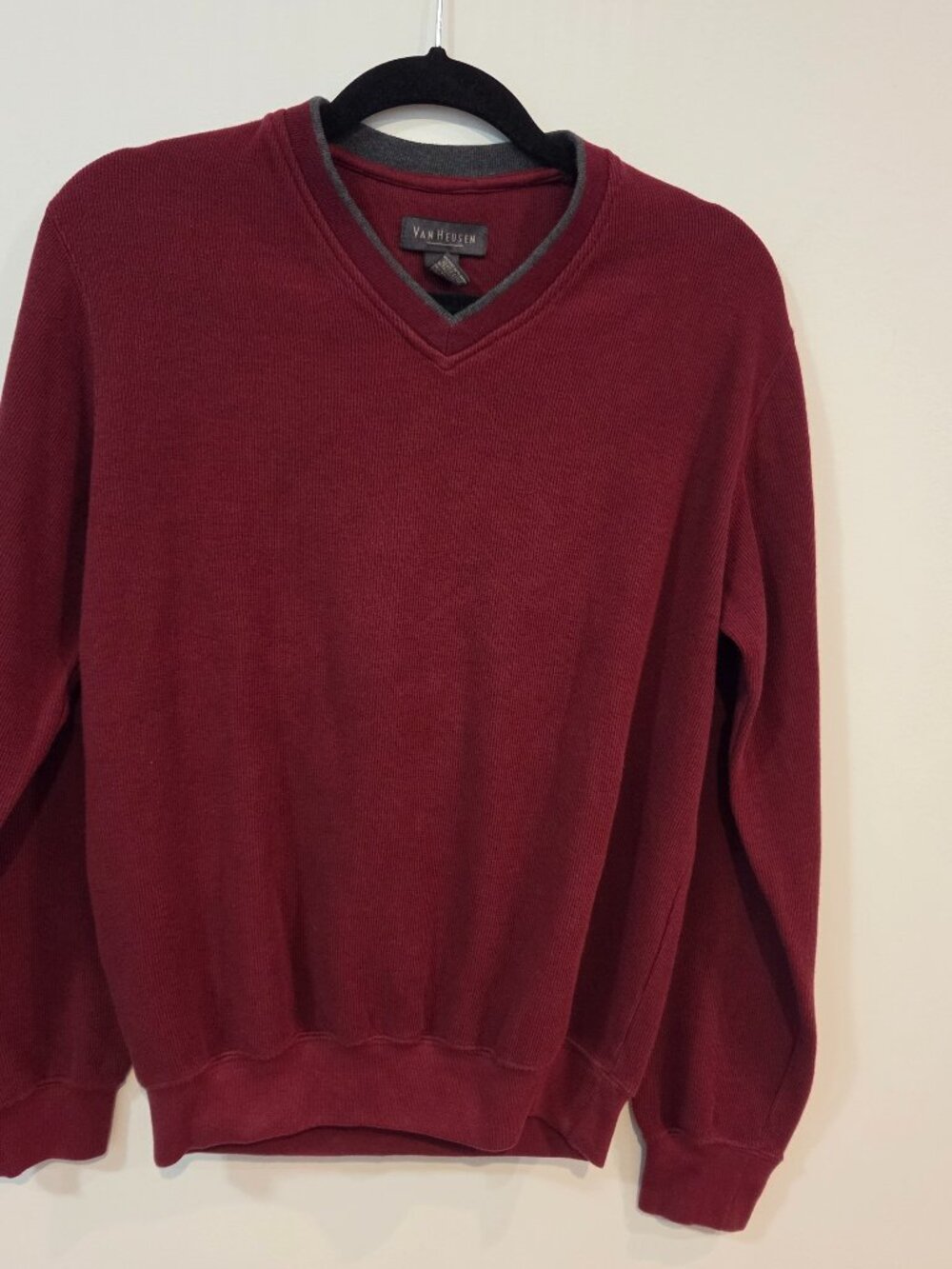 Van Heusen Men’s Small V-Neck Sweater 100% Cotton Maroon Burgunday Gray Trim